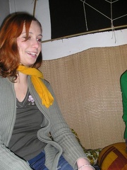 Madelaine se svojí žluťouškou šálou =)