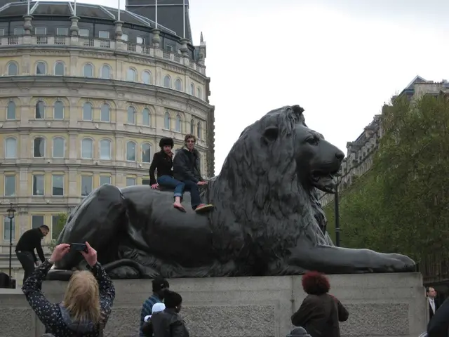 Lev v umění - Trafalgar square, Londýn