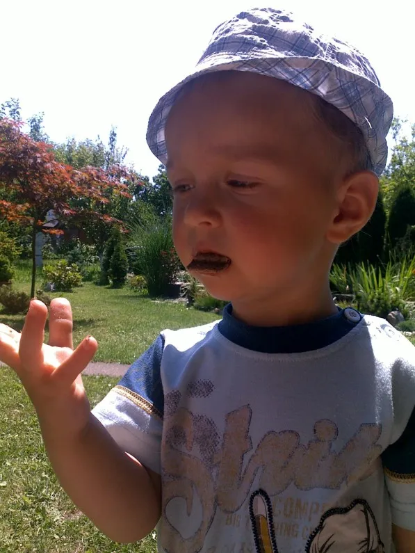 Nejkouzelnější foto - Kam zmizela čokoláda? (kouzelník objevuje své schopnosti)